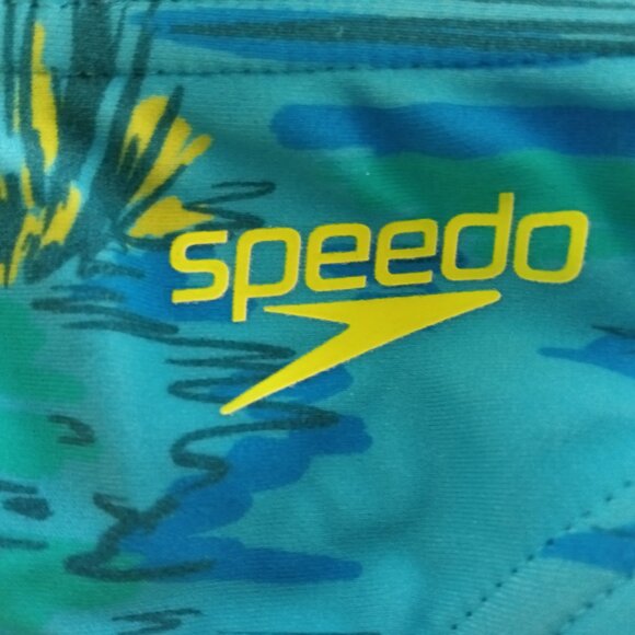 SPEEDO SWIM BRIEF, SIZE 30", BLUE TROPICAL PATTERN - (*) Pre-owned - Picture 4 of 8